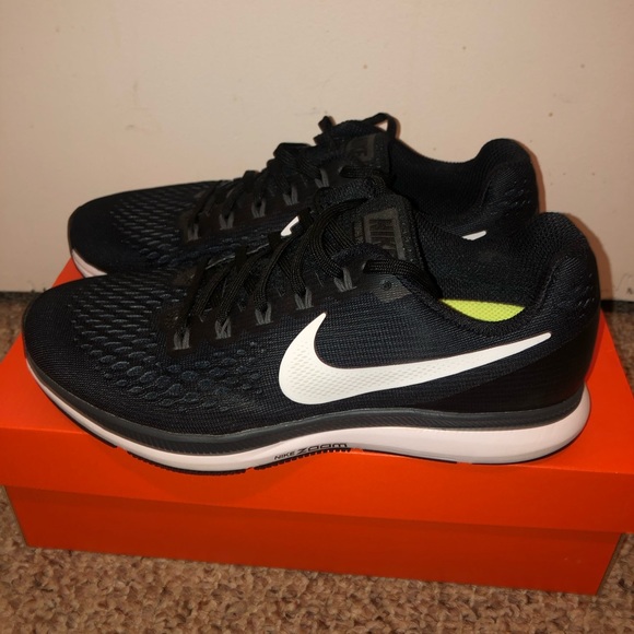 WORN ONCE - Nike Women's Air Zoom Pegasus 34